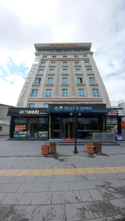 Grand Hotel Ван Екстериор снимка