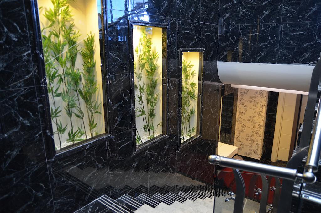Grand Hotel Ван Екстериор снимка